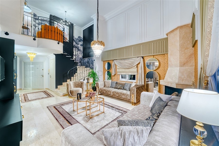 Меблированная вилла 4+1 в центре Алании