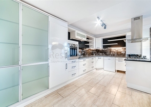 Меблированная вилла 4+1 в центре Алании