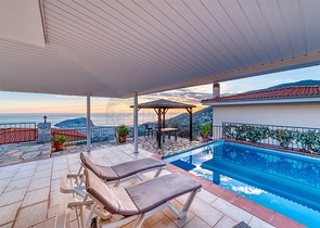 Меблированная вилла 4+1 в центре Алании