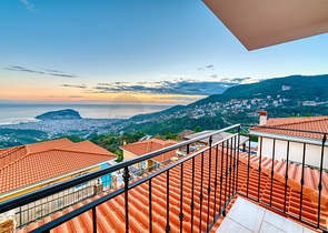 Меблированная вилла 4+1 в центре Алании