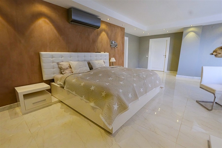 Вилла 4+1 с потрясающими видовыми характеристиками и бассейном