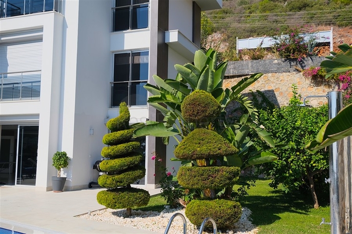 Вилла 4+1 с потрясающими видовыми характеристиками и бассейном