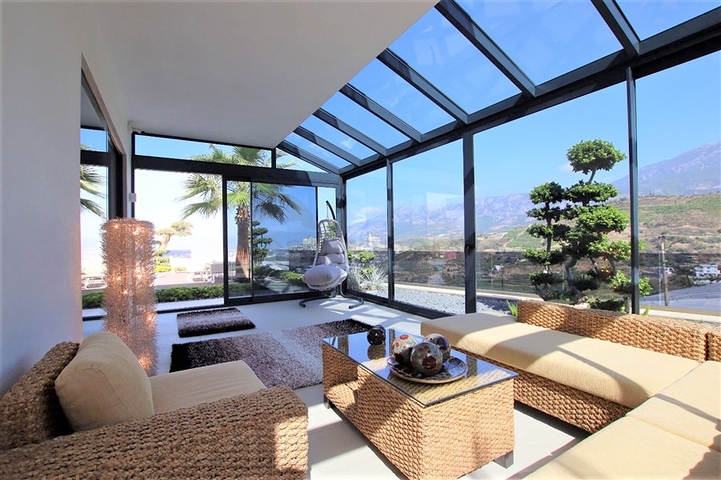 Шикарная вилла планировкой 4+1 с новой мебелью в современном стиле 