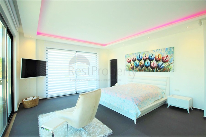 Шикарная вилла планировкой 4+1 с новой мебелью в современном стиле 