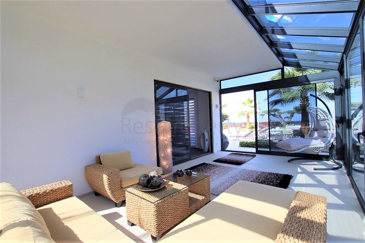 Шикарная вилла планировкой 4+1 с новой мебелью в современном стиле 