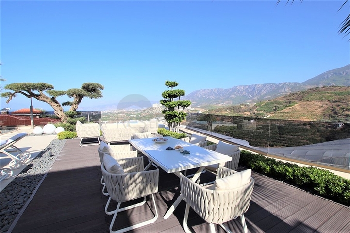 Шикарная вилла планировкой 4+1 с новой мебелью в современном стиле 