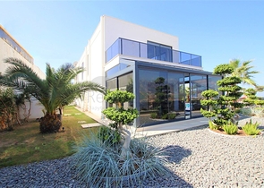 Шикарная вилла планировкой 4+1 с новой мебелью в современном стиле 