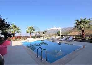 Шикарная вилла планировкой 4+1 с новой мебелью в современном стиле 