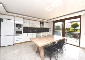 Двухуровневая квартира 4+1 в Кестель