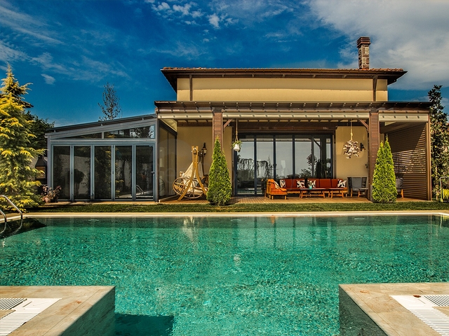 Виллы  с видом на море и озеро