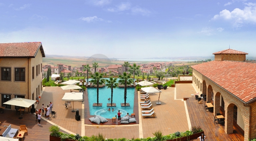 Виллы  с видом на море и озеро