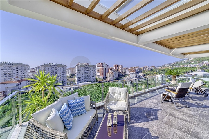 Трехкомнатная квартира в районе Джикджилли 