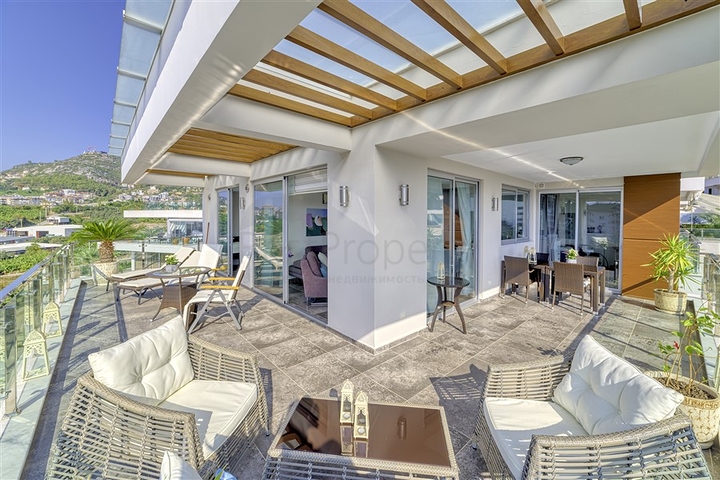 Трехкомнатная квартира в районе Джикджилли 