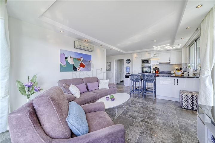 Трехкомнатная квартира в районе Джикджилли 