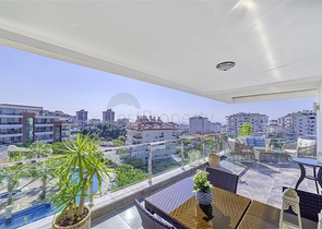 Трехкомнатная квартира в районе Джикджилли 