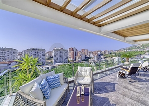 Трехкомнатная квартира в районе Джикджилли 