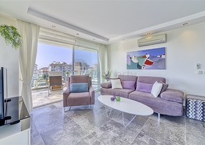 Трехкомнатная квартира в районе Джикджилли 