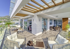 Трехкомнатная квартира в районе Джикджилли 