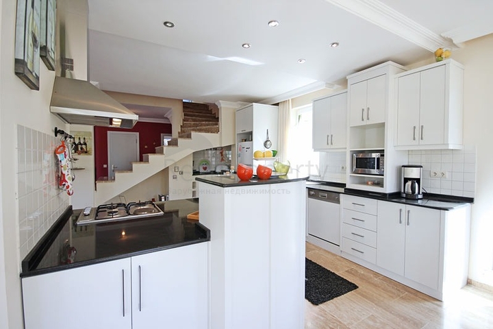 Вилла 4+1 в районе Оба