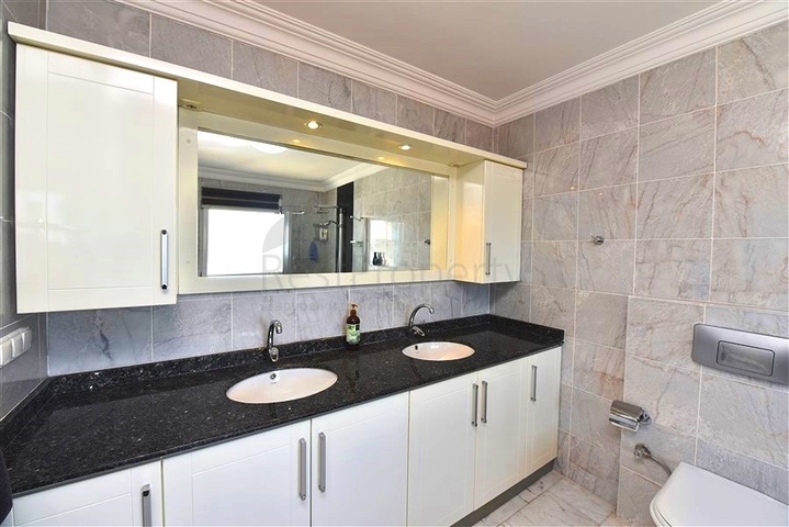 Пентхаус 4+1 в районе Тосмур