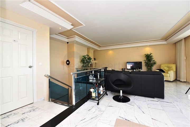 Пентхаус 4+1 в районе Тосмур