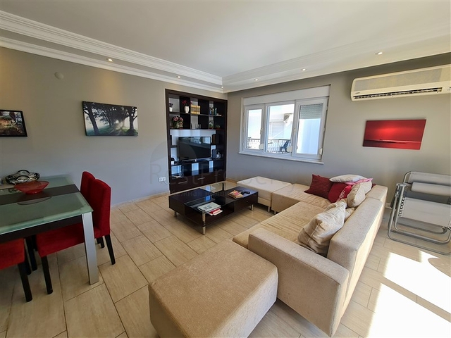 Просторный пентхаус 4+1 в шаговой доступности от моря в районе Оба