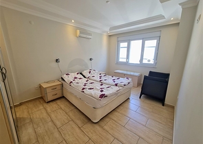 Просторный пентхаус 4+1 в шаговой доступности от моря в районе Оба