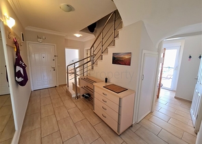 Просторный пентхаус 4+1 в шаговой доступности от моря в районе Оба