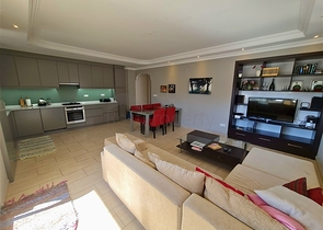 Просторный пентхаус 4+1 в шаговой доступности от моря в районе Оба