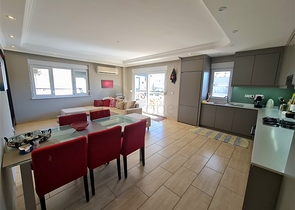 Просторный пентхаус 4+1 в шаговой доступности от моря в районе Оба