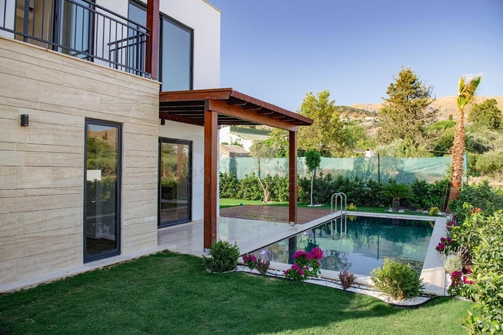 Комплекс из резиденций и вилл в живописном месте в районе Гюмюшлюк