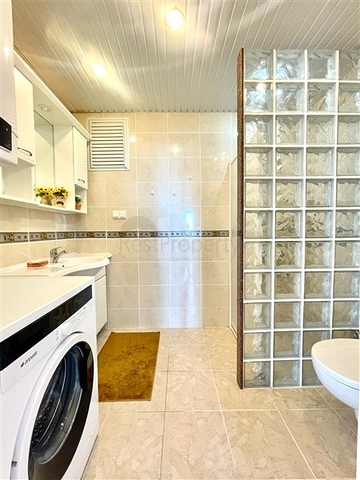 Видовая трехкомнатная квартира в районе Джикджилли