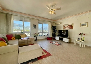 Видовая трехкомнатная квартира в районе Джикджилли