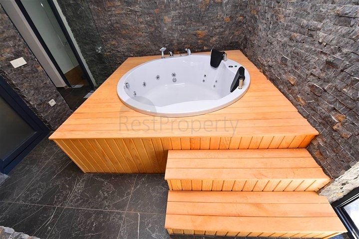 Пентхаус в новом комплексе с видом на море рядом с пляжем Клеопатра