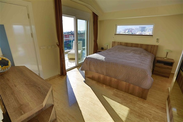 Пентхаус 3+2 с панорамными видами в центральном районе Джикджилли 