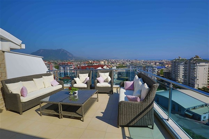 Пентхаус 3+2 с панорамными видами в центральном районе Джикджилли 