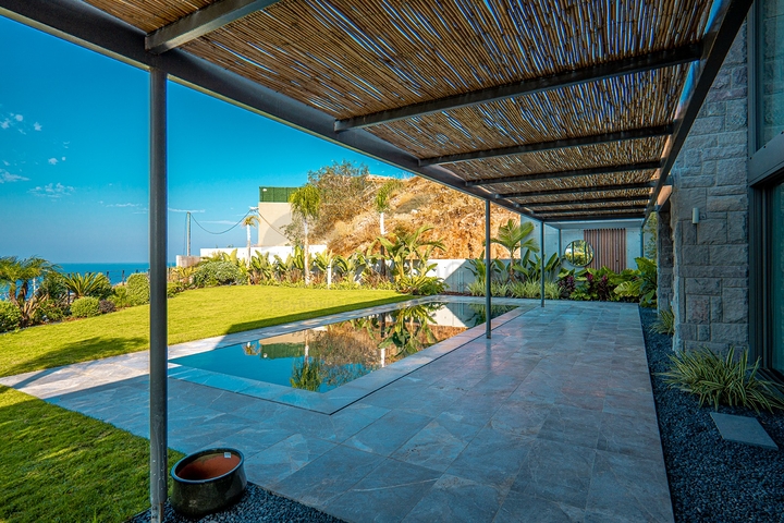 Стильные виллы в современном дизайне с видом на море в районе Ялыкавак