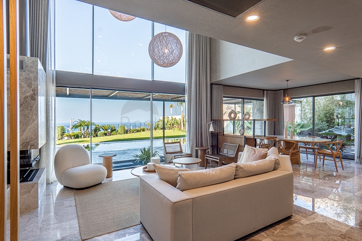 Стильные виллы в современном дизайне с видом на море в районе Ялыкавак