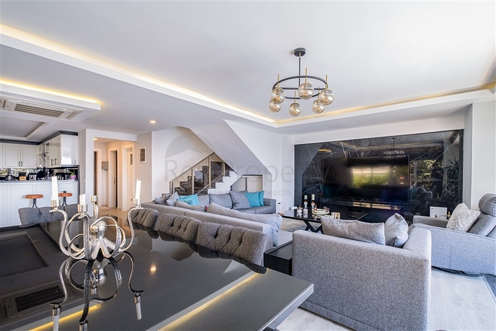 Вилла 3+1  с панорамным видом в районе Каргыджак