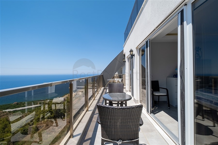 Вилла 3+1  с панорамным видом в районе Каргыджак