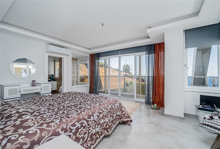 Вилла 3+1  с панорамным видом в районе Каргыджак