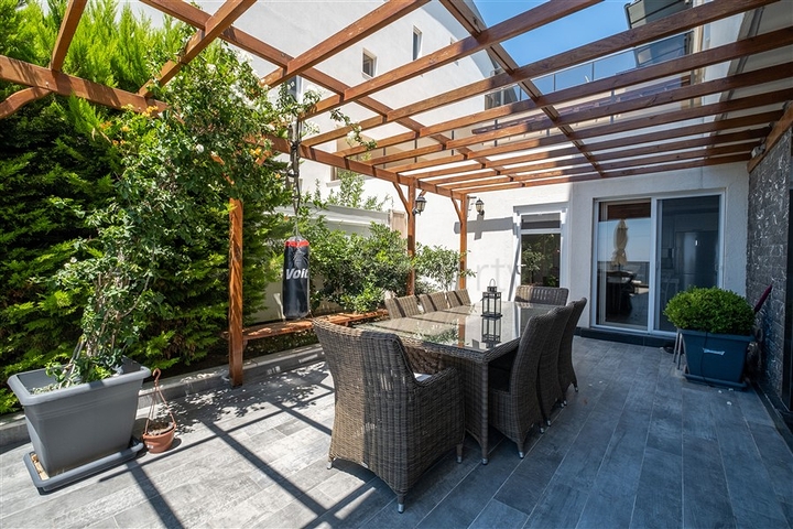 Вилла 3+1  с панорамным видом в районе Каргыджак