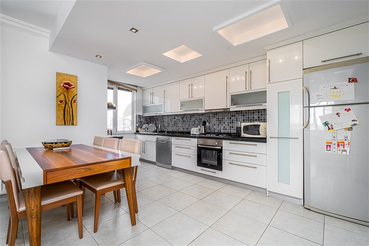 Апартаменты 2+1 в районе Тосмур в 200 м от моря 