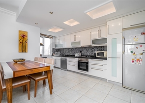 Апартаменты 2+1 в районе Тосмур в 200 м от моря 