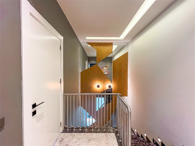 Пентхаус 2+1 в центре Алании у пляжа Клеопатры