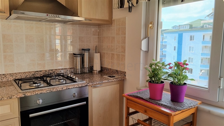 Просторный пентхаус с видом на горы