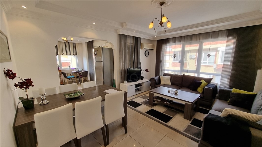 Просторный пентхаус с видом на горы