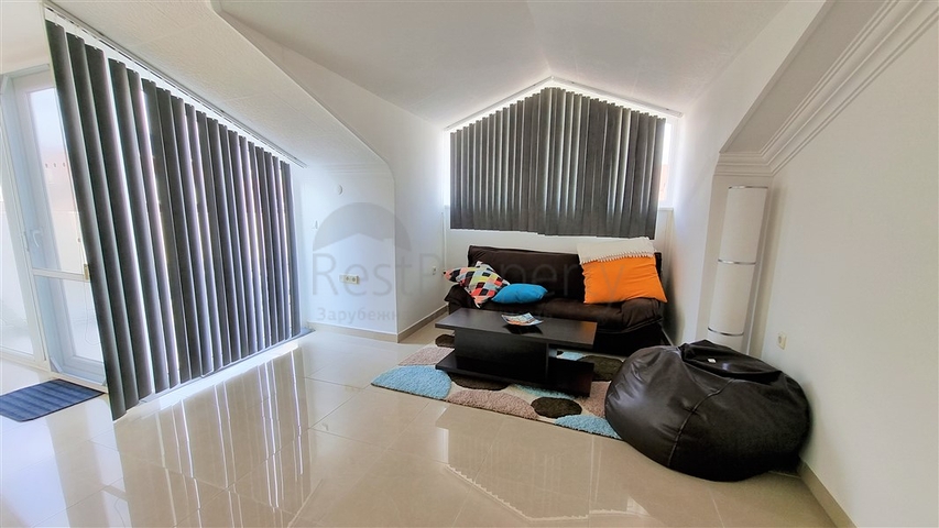 Просторный пентхаус с видом на горы