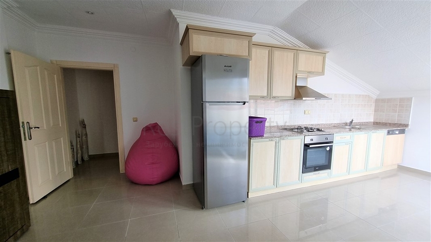 Просторный пентхаус с видом на горы