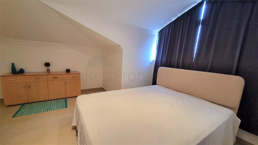 Просторный пентхаус с видом на горы